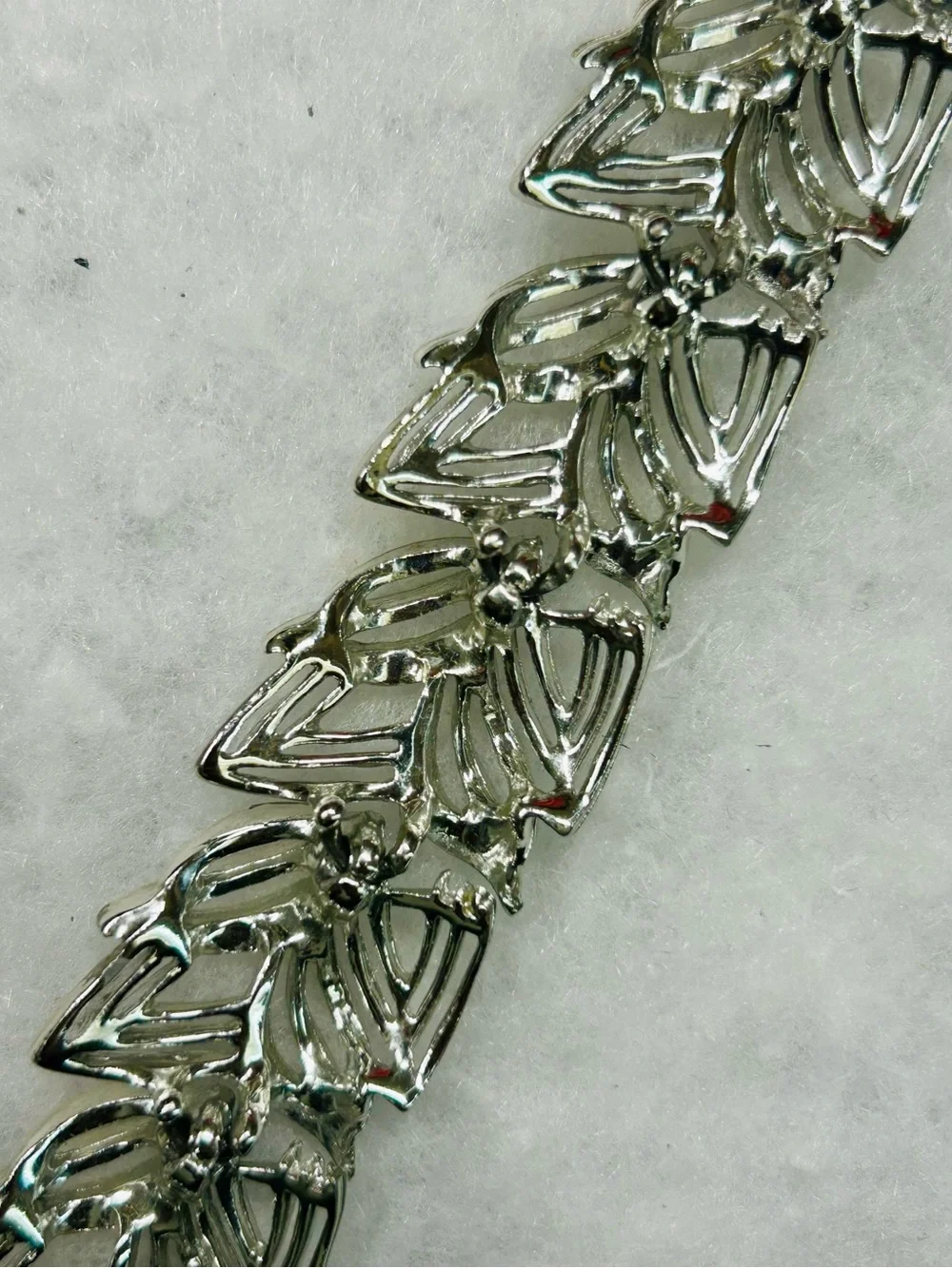 Vintage Silver-Tone Articulated Leaf Bracelet (1965–1970)